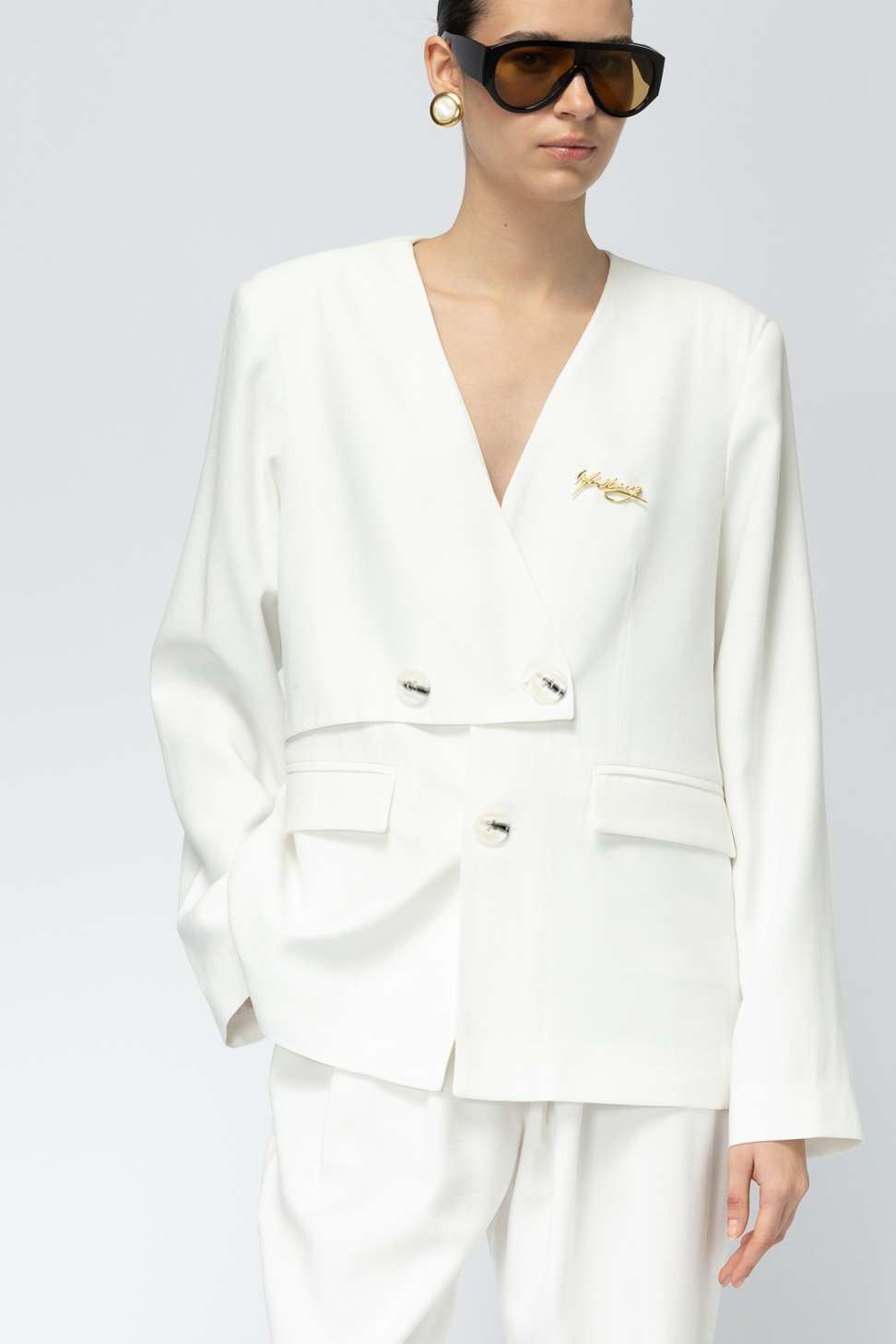 Cuba-Libre-White-Blazer-Mallory-The-Label-1